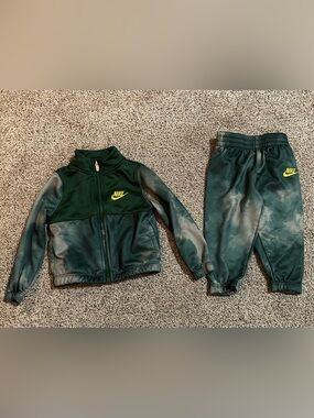Nike Kids Green & Yellow Logo Jogger Set
